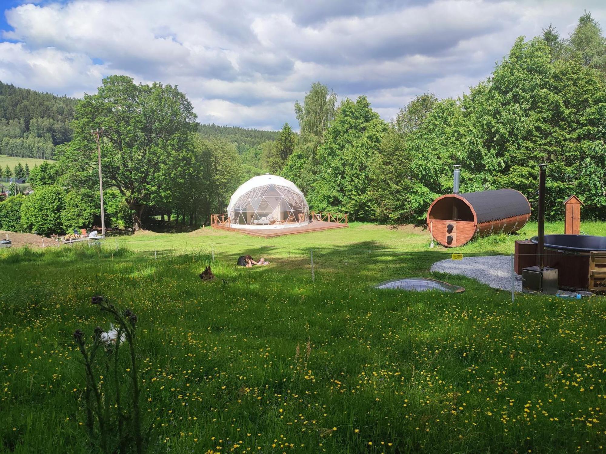 Hotel Forrest Glamp Mieroszow Esterno foto
